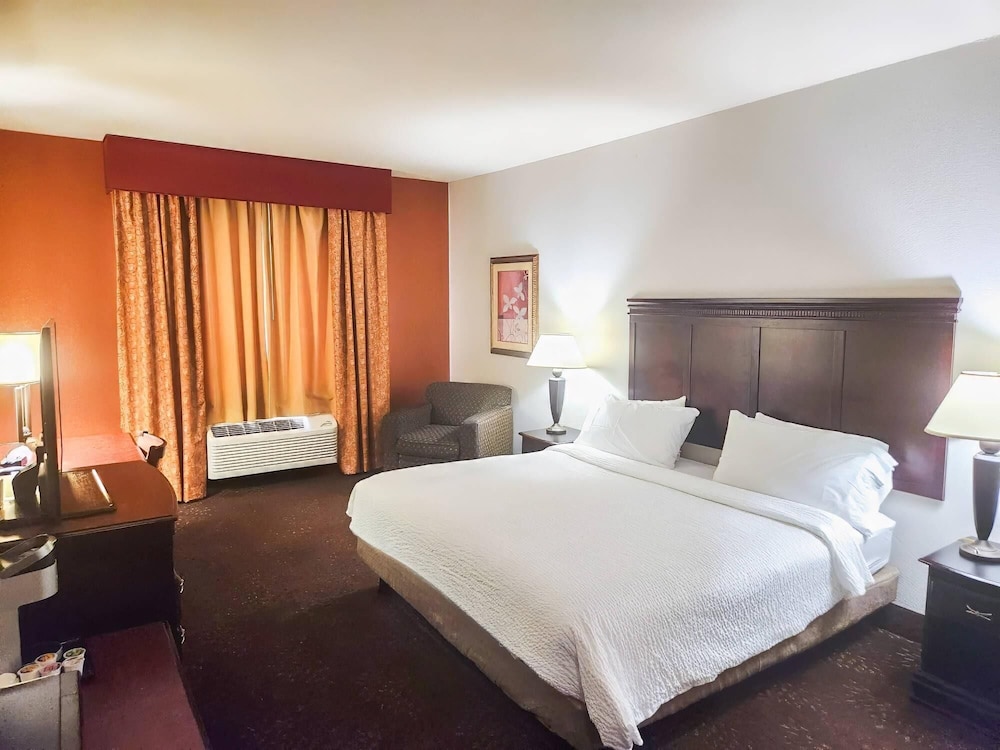 Holiday Inn Express Hotel Suites Terrell 27/64