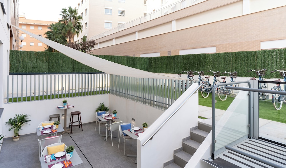 ibis budget Valencia Centro Puerto 20/23