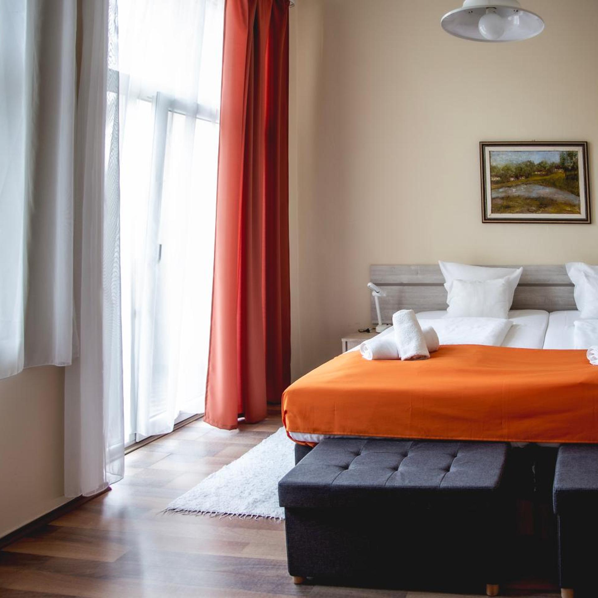 Hotel Kapos 19/50