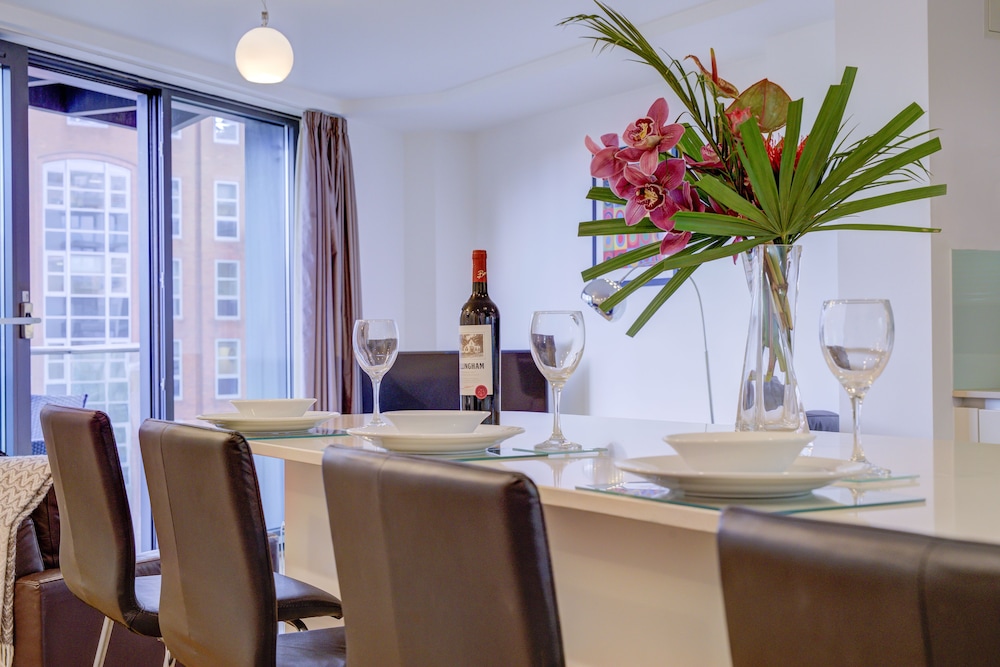 Cleyro Serviced Apartments - Finzels Reach 10/50