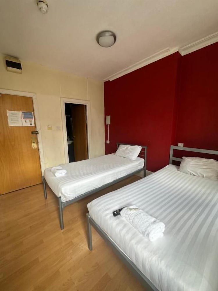 Berkeley Court Hotel 8/33