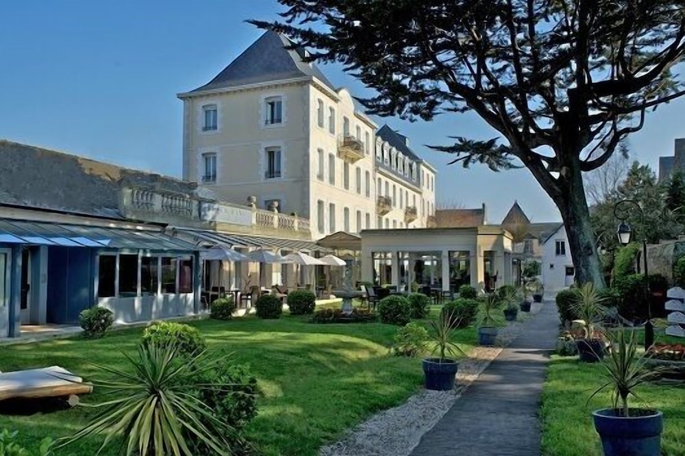 Grand Hotel de Courtoisville 71/73