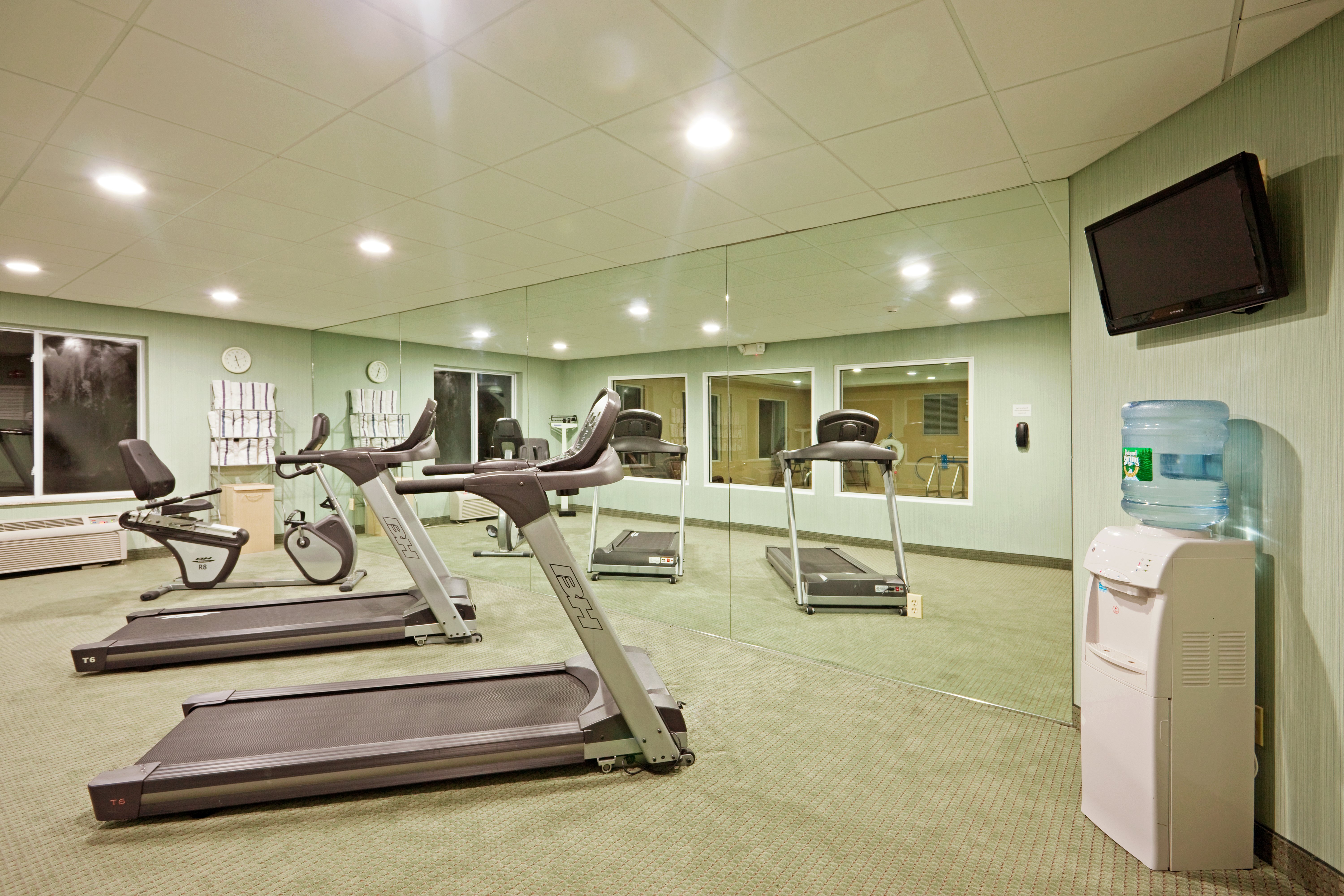 Holiday Inn Express Hotel Suites Meriden 27/50