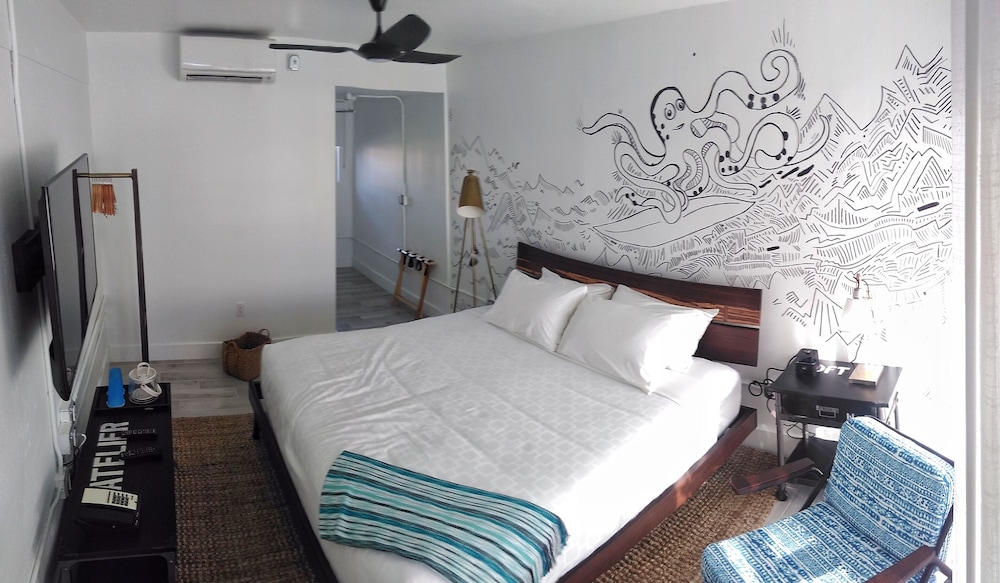 Plunge Beach Hotel 15/66
