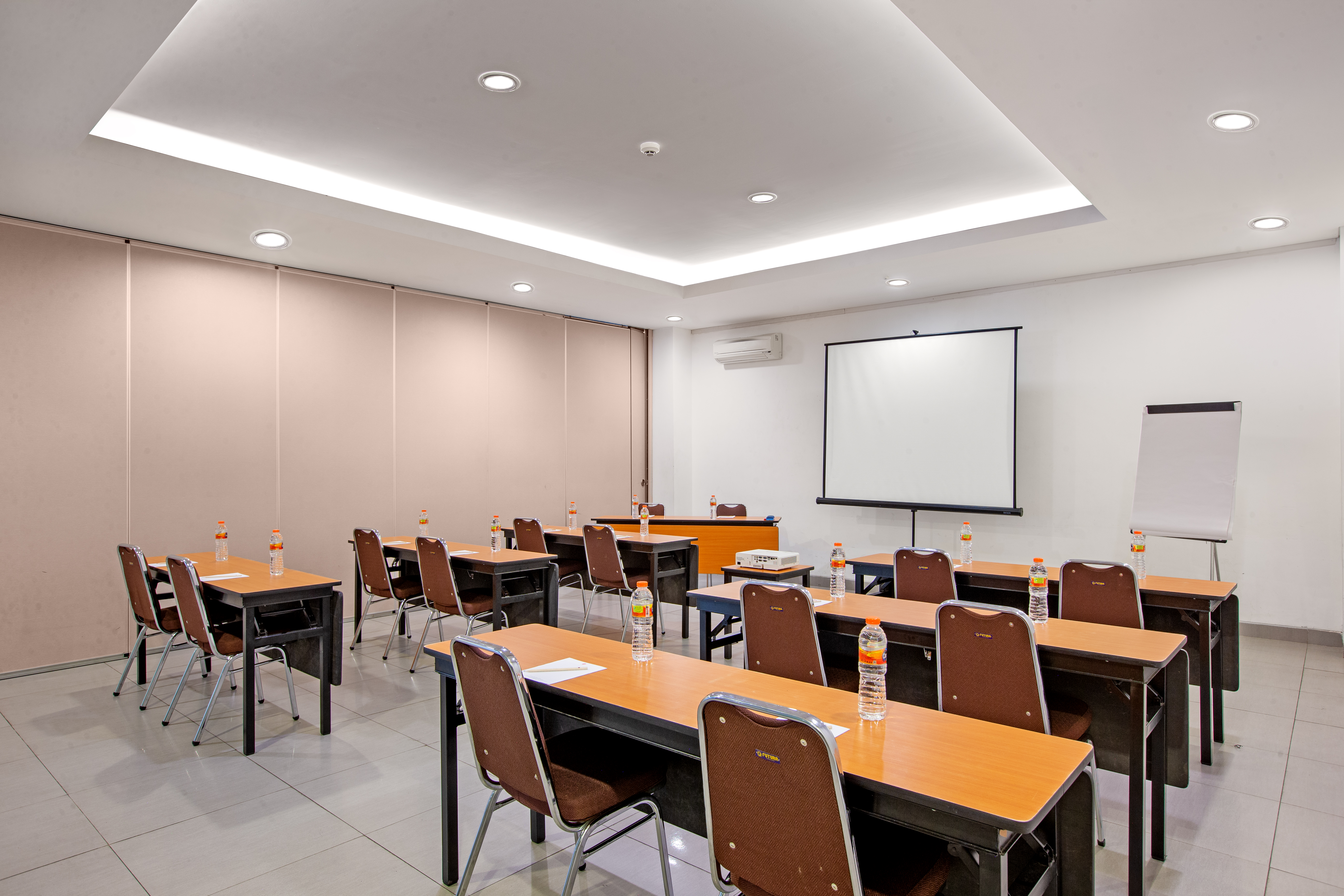 Carani Hotel 14/18