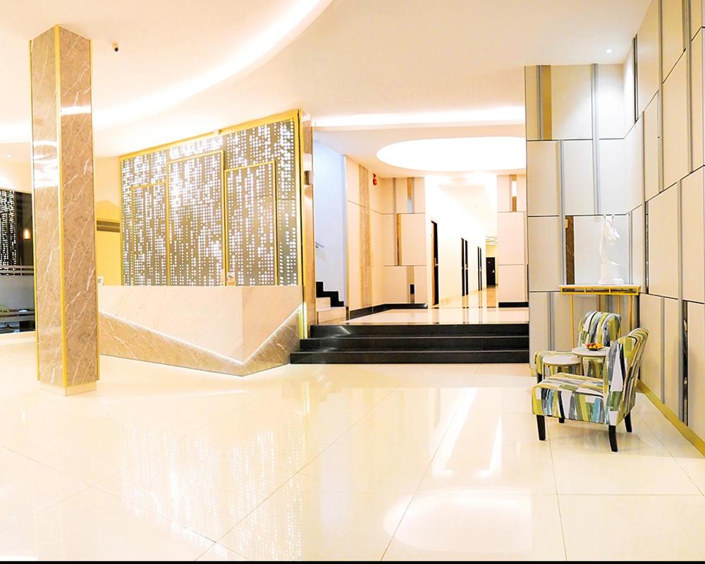 Emerald Hotel 16/42
