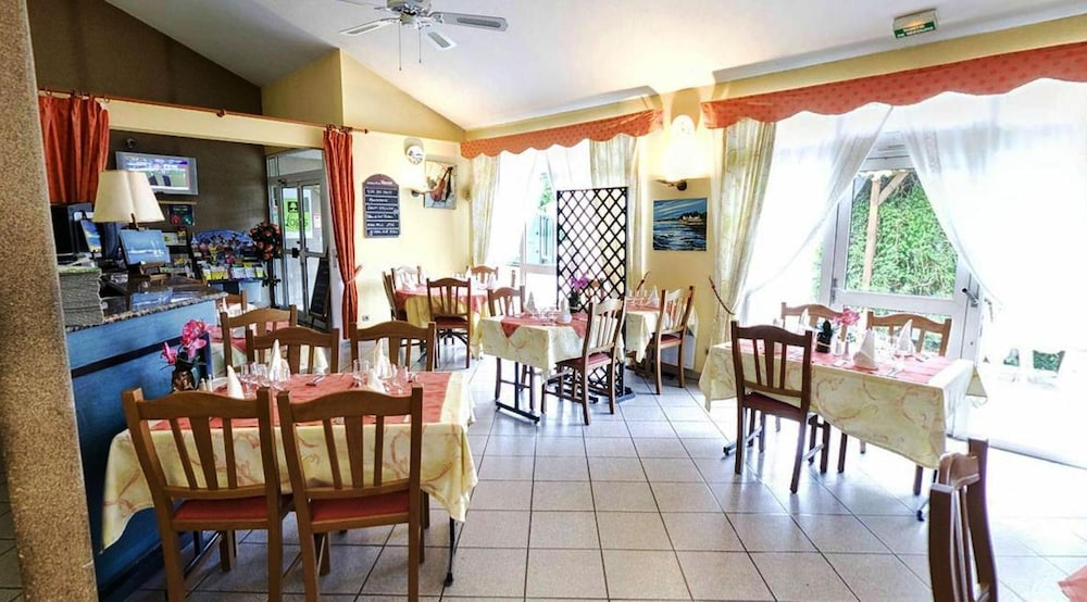 Hotel Le Relais Du Parisis 27/50