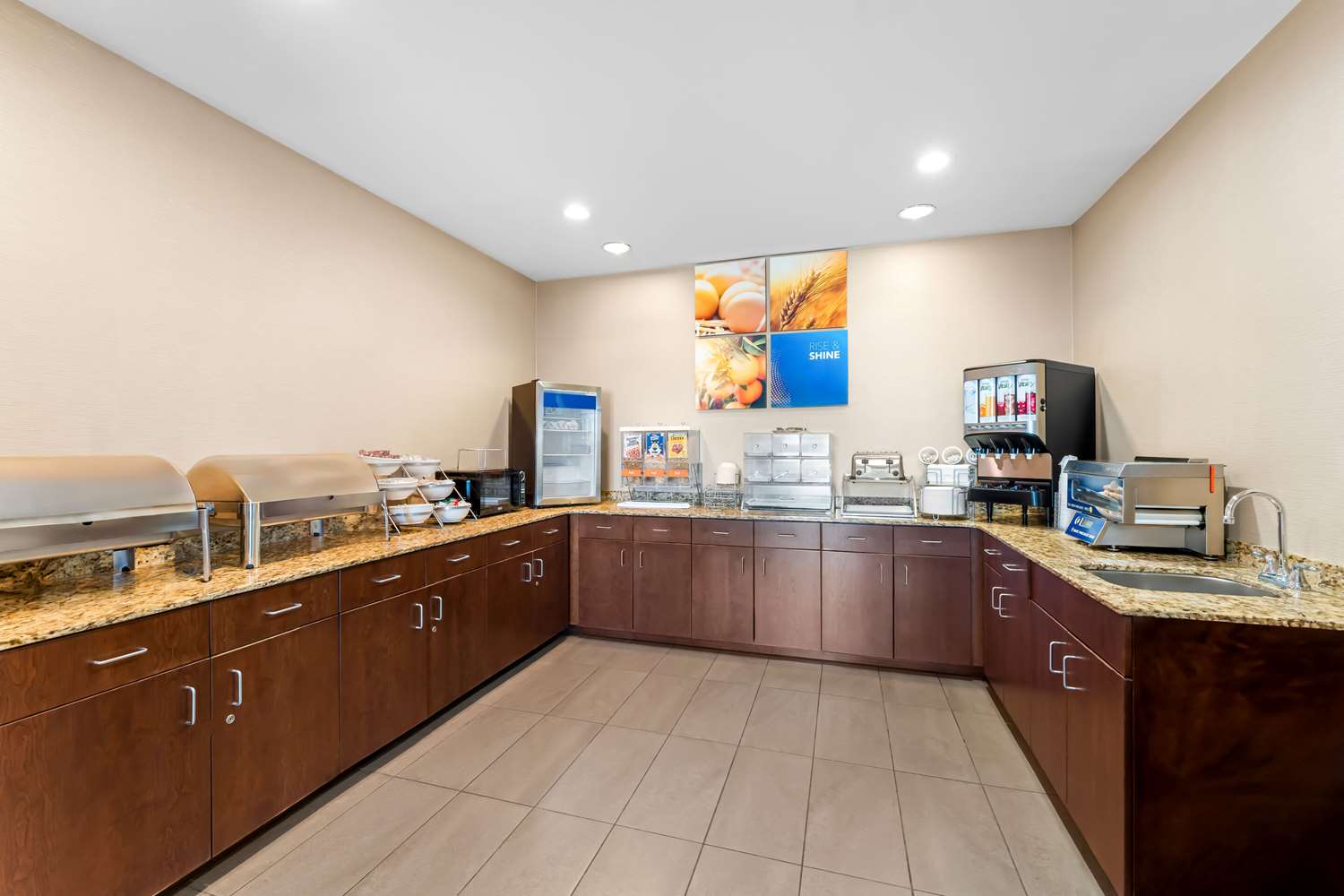 Comfort Inn and Suites Avera Southwest Sioux Falls SD 5/37