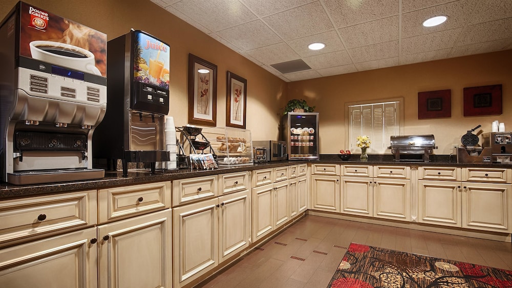 Best Western Plus Brandywine Inn & Suites 9/40