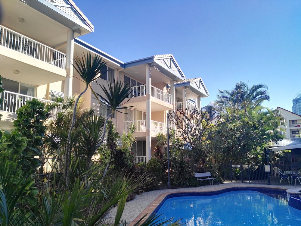 Surfers Beach Holiday Apartments 40/45