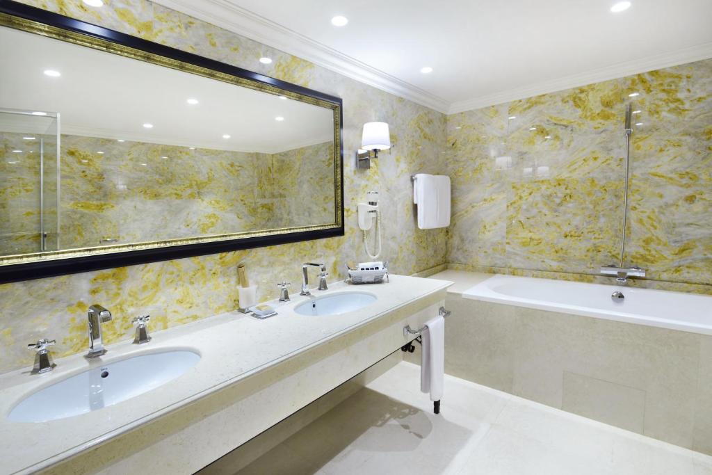 Ambassador, Suite