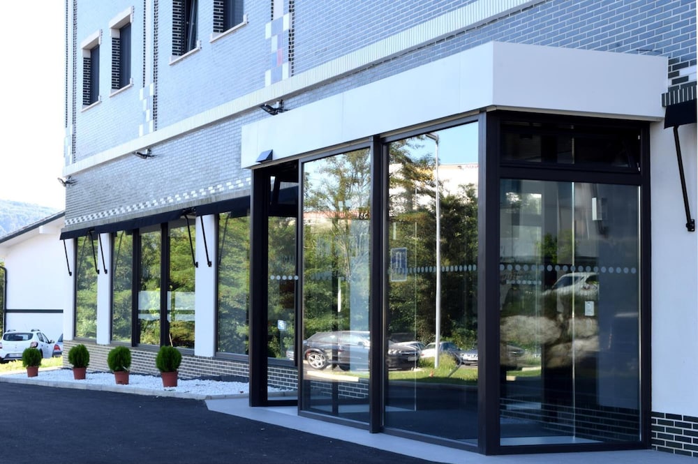 Hotel New Bilbao Airport 2/35
