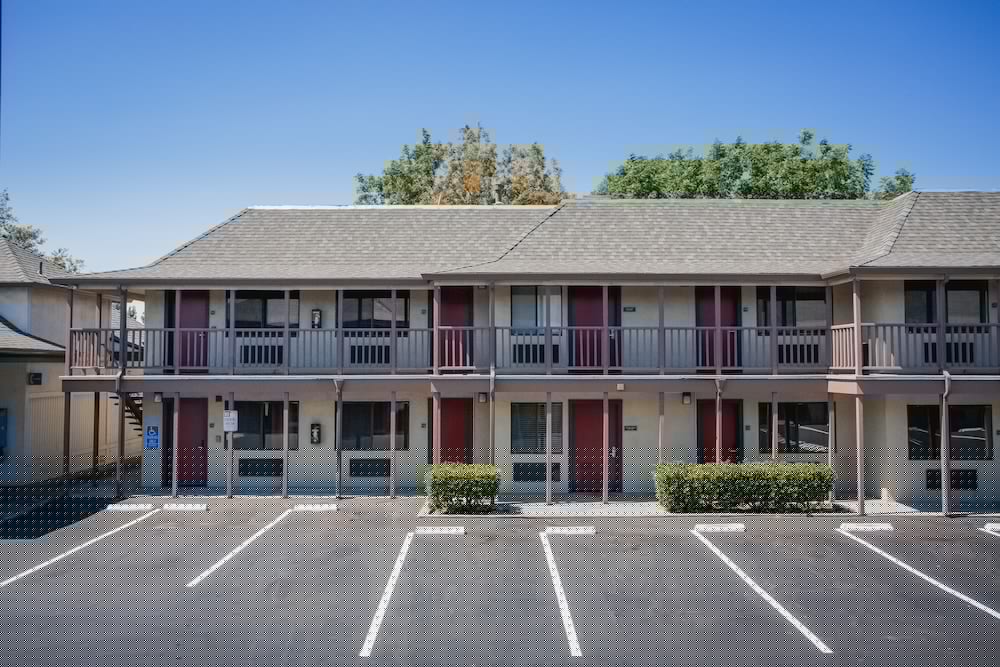Alura Inn 3/25