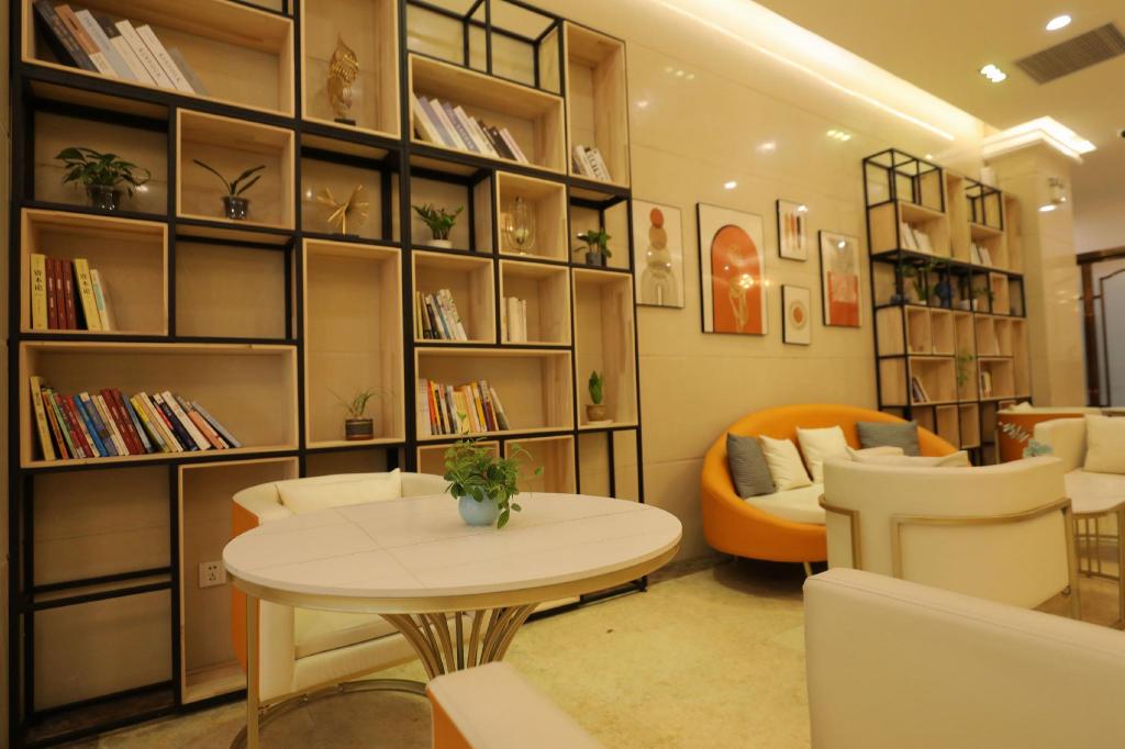 Vienna Hotel Shenzhen Baoan Chuangye Road 34/56