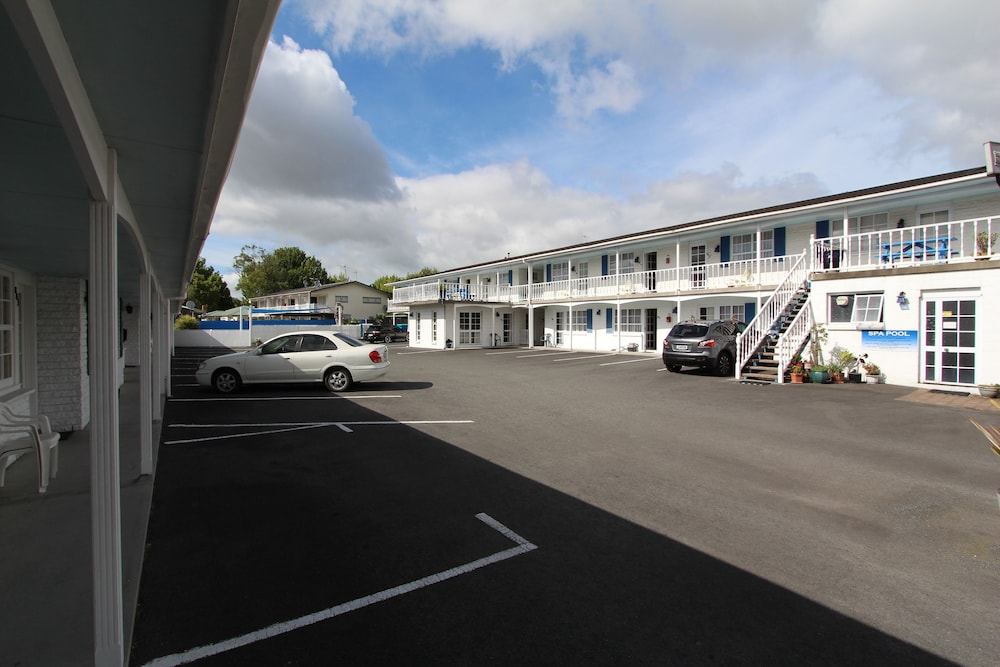 Boundary Court Motor Inn 41/50