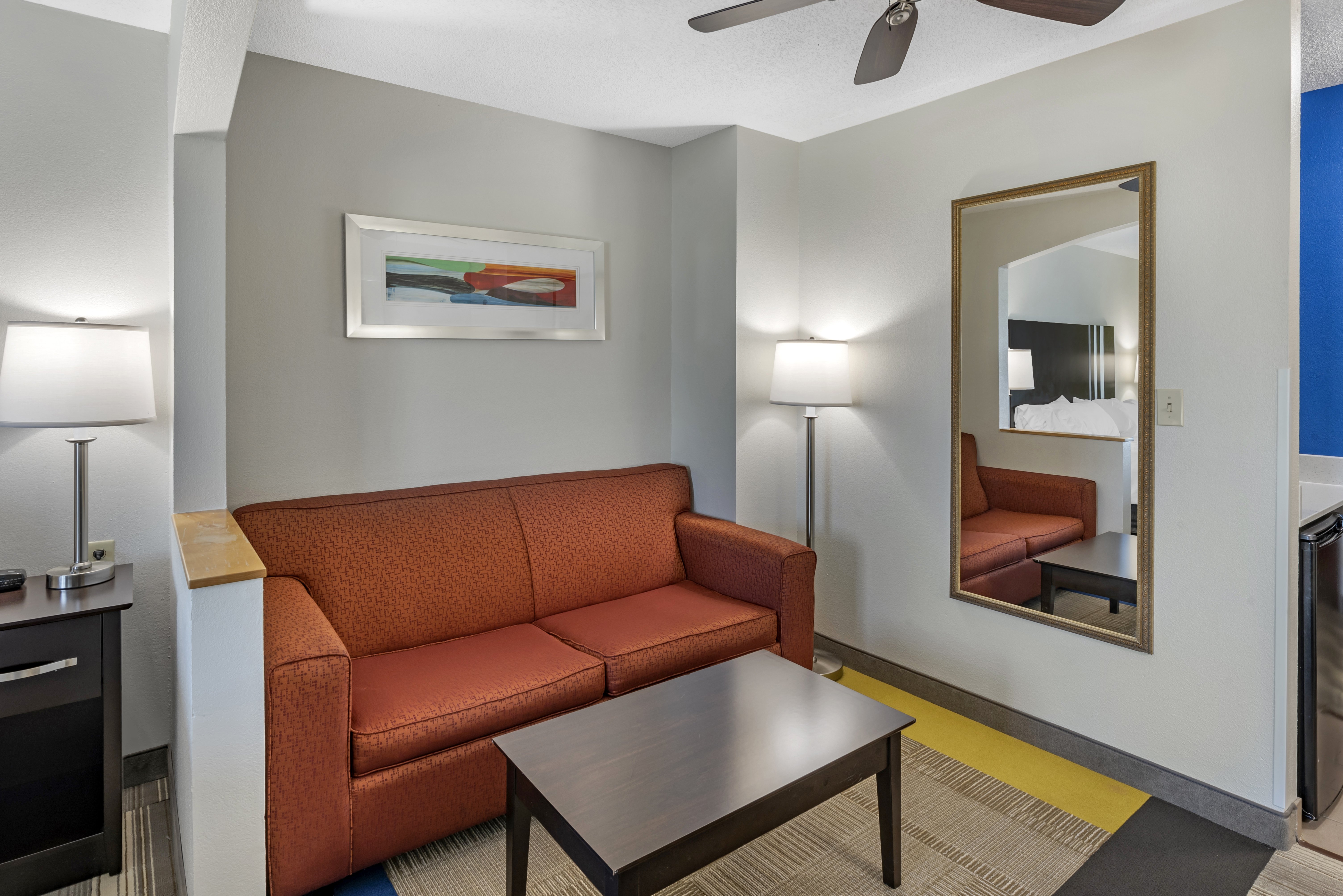 Holiday Inn Express Hotel & Suites Cincinnati-Blue Ash 50/72