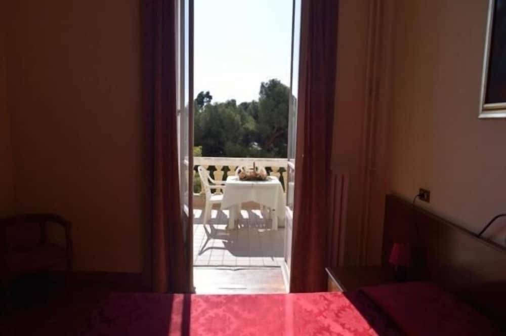Hotel Petit Royal 18/50