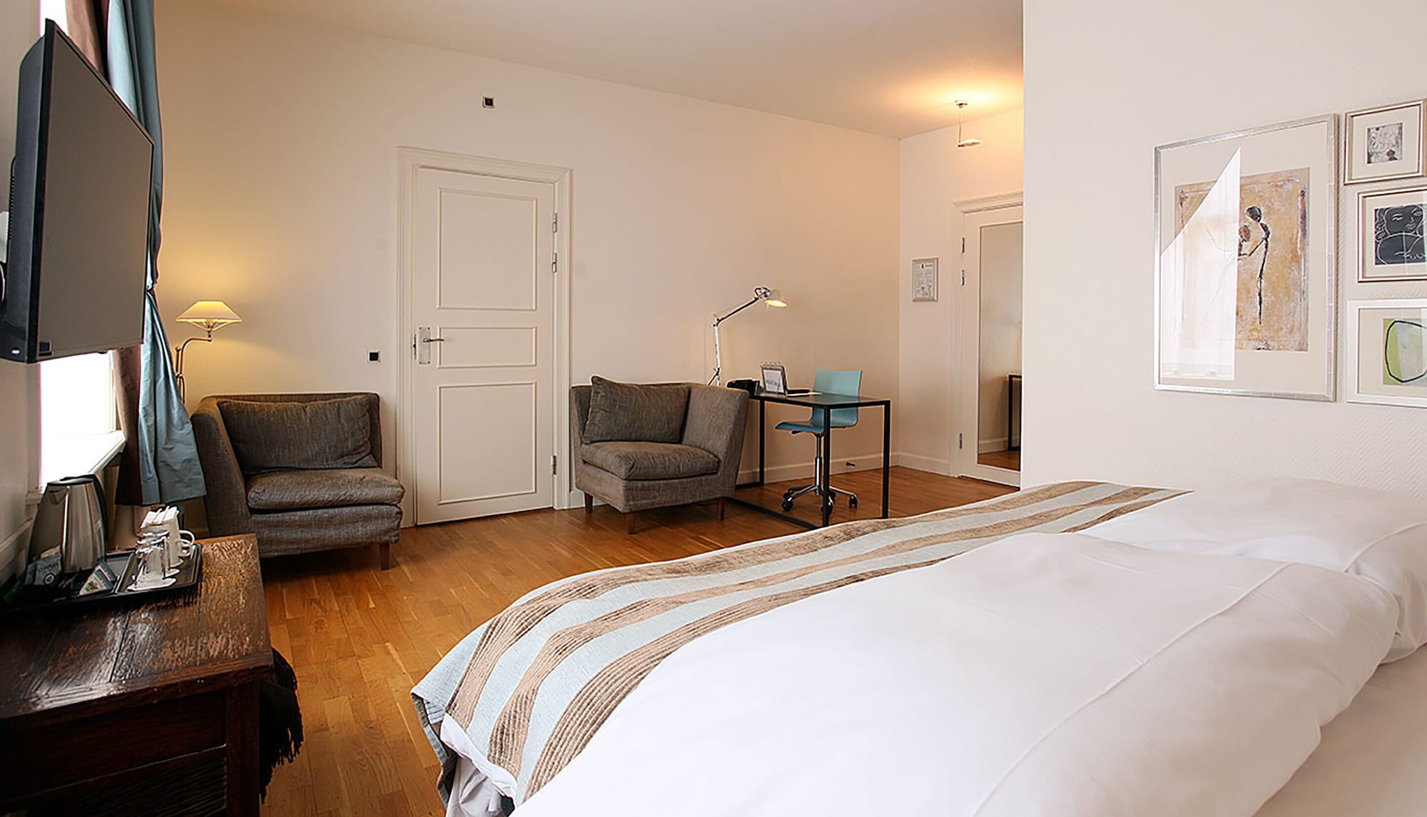 جناح جونيور بسرير كينج، Hotel Kong Arthur 3/10