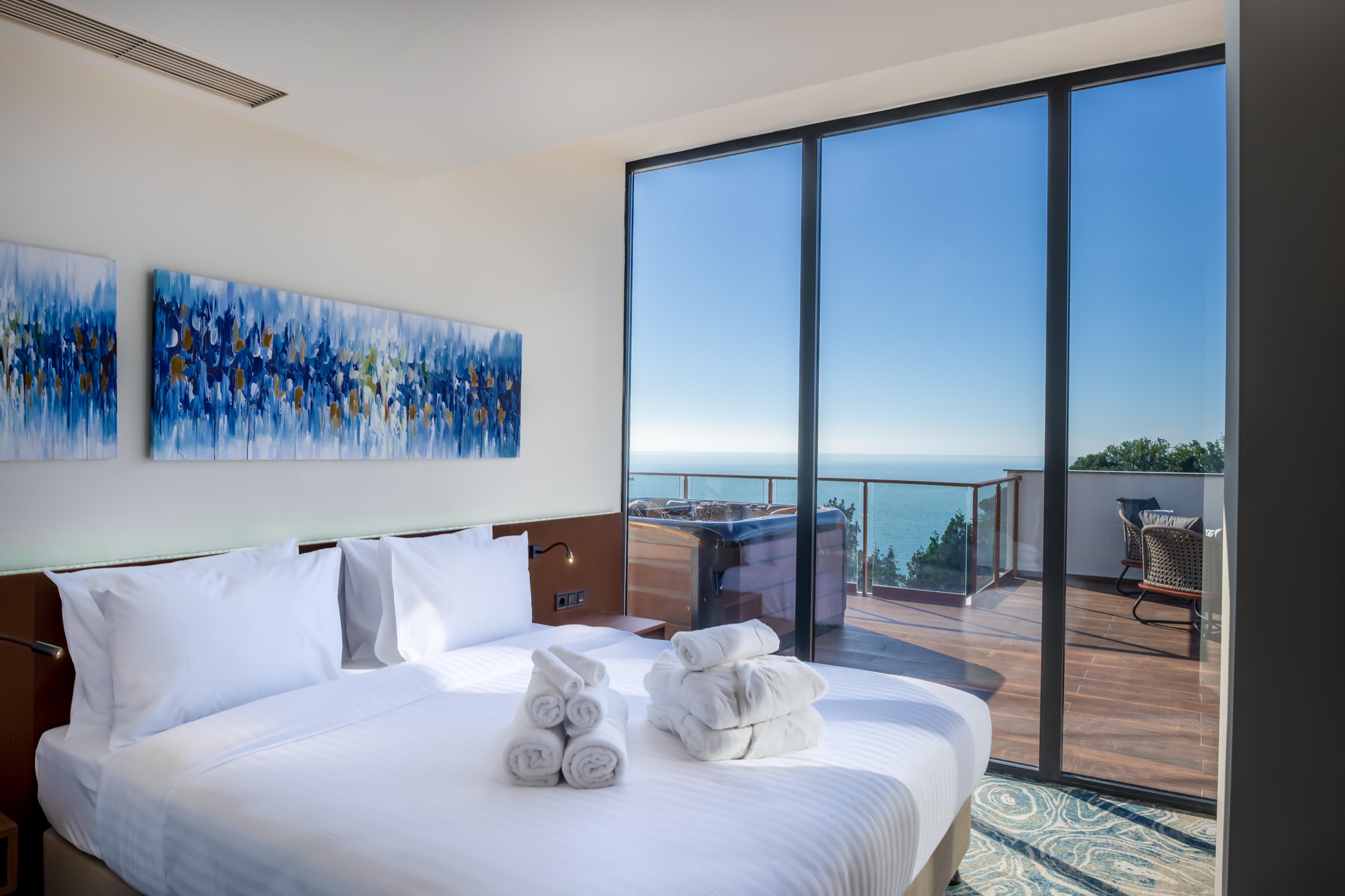 Greenwood, Suite, Hot Tub, Terrace