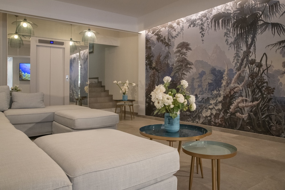 Chambord Hotel Menton 36/44