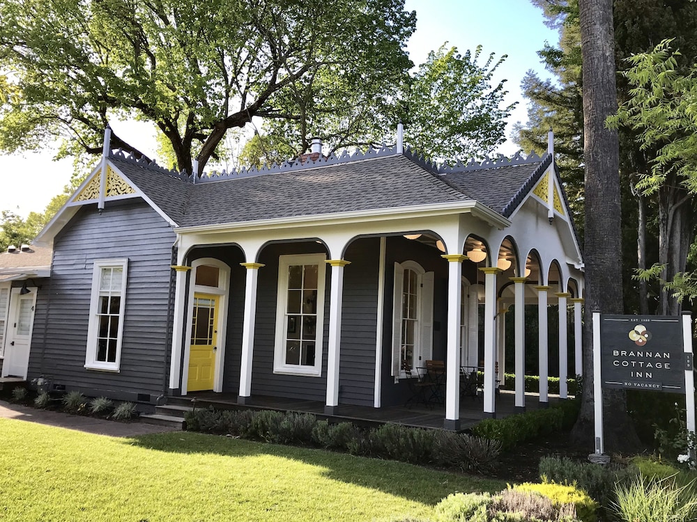 Brannan Cottage Inn 11/56