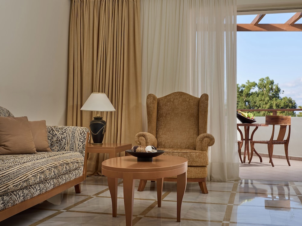Pilot Beach Resort 55/78
