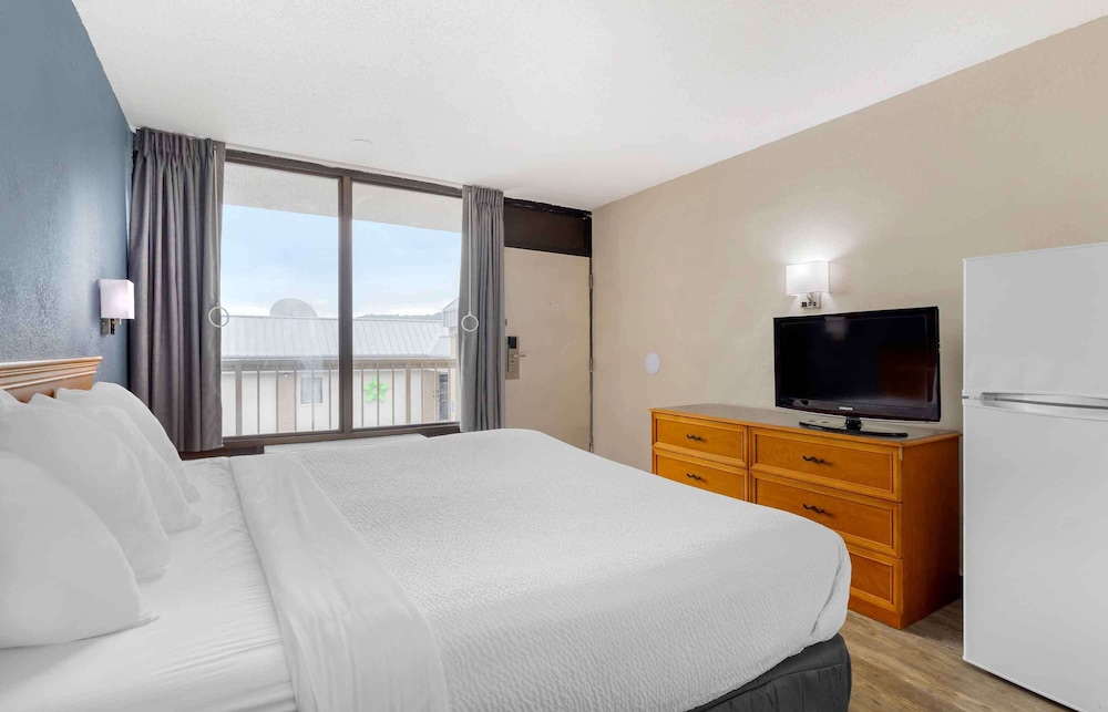 Extended Stay America Suites Bristol 12/38