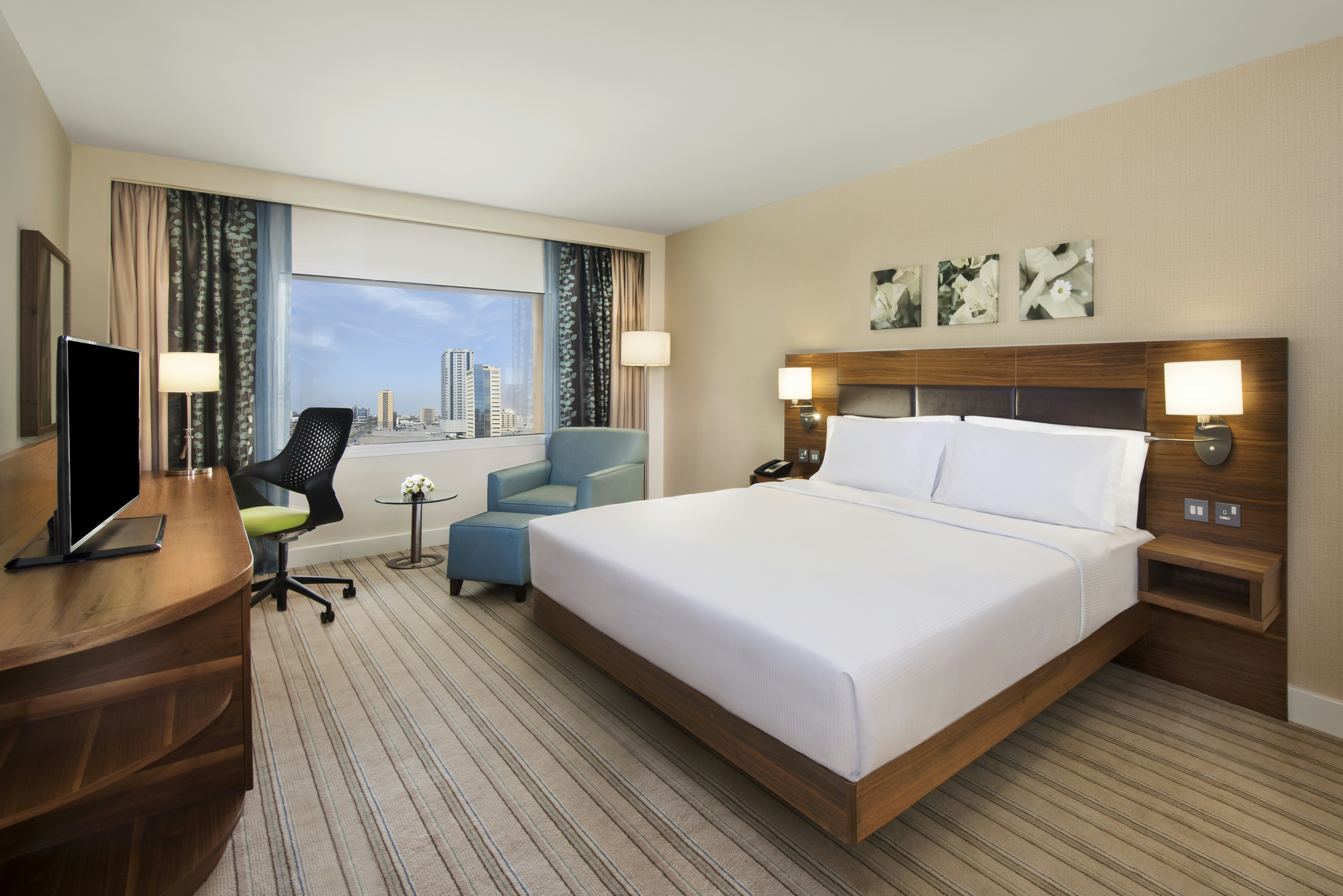 ROOM, KING BED