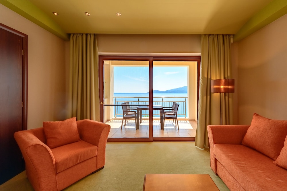 Odyssey Hotel 33/50