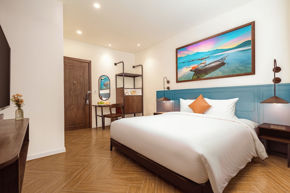 Superior, King Bed, Balcony