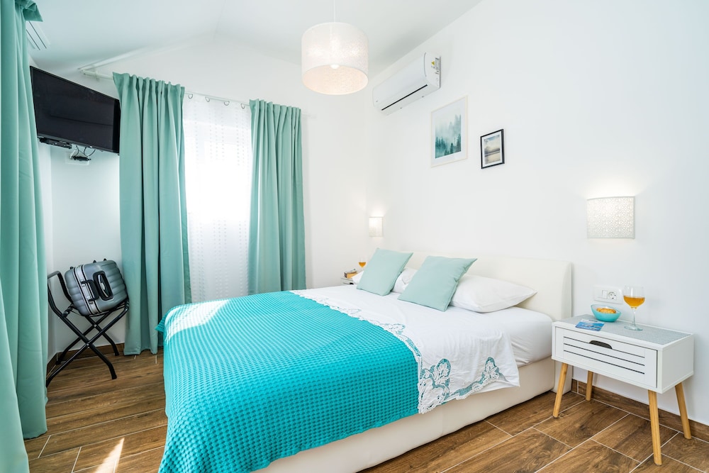 COMFORT, DOUBLE BED