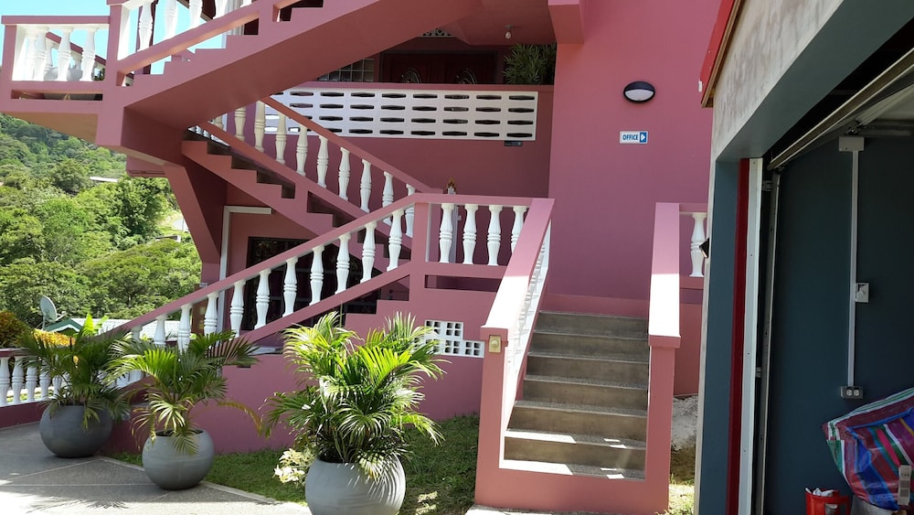 Top Ranking Hill View Guesthouse 4/23