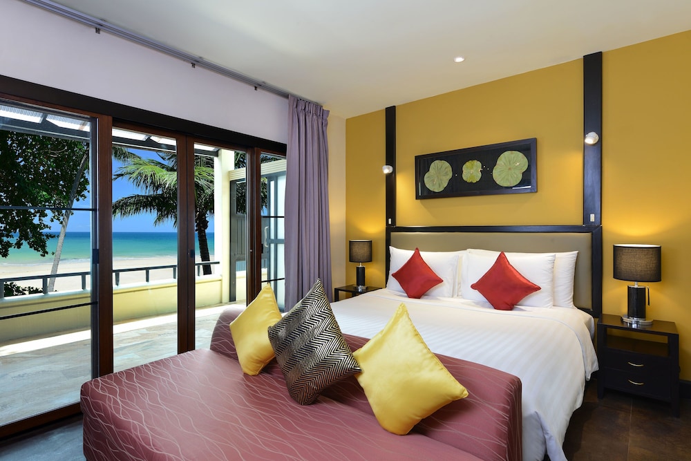 ANDAMAN WHITE BEACH RESORT 23/70