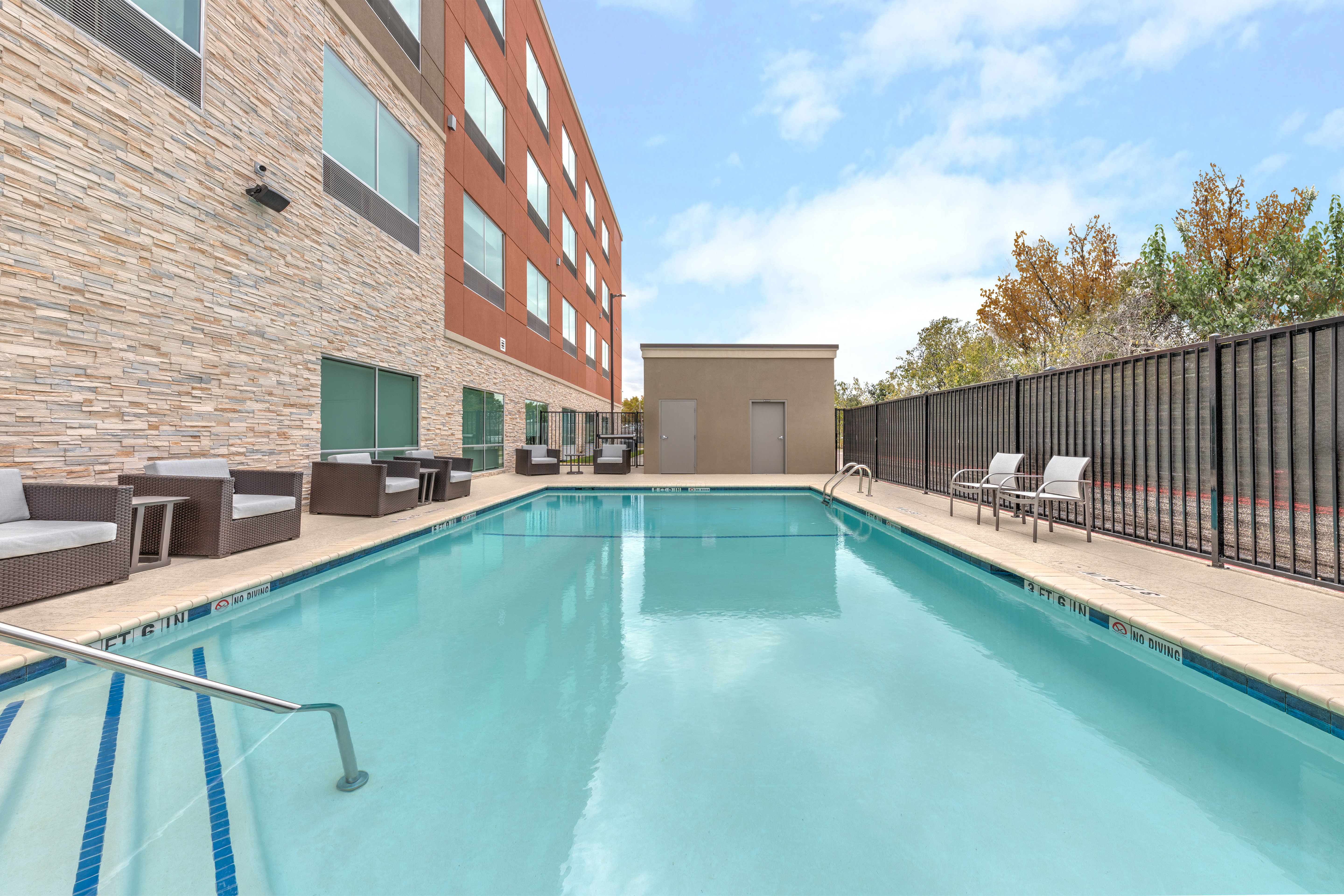 Holiday Inn Express & Suites Austin Airport East 27/44