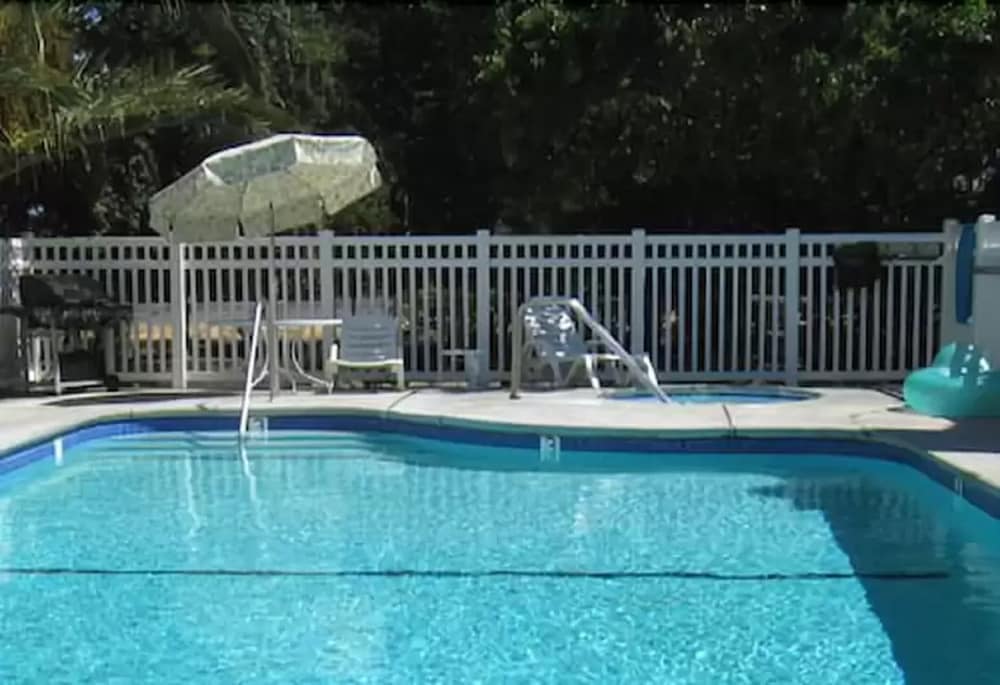 Valley Oaks Inn Woodland 13/25