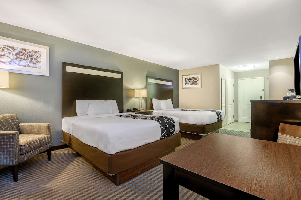 La Quinta Inn & Suites by Wyndham Glendive 24/56