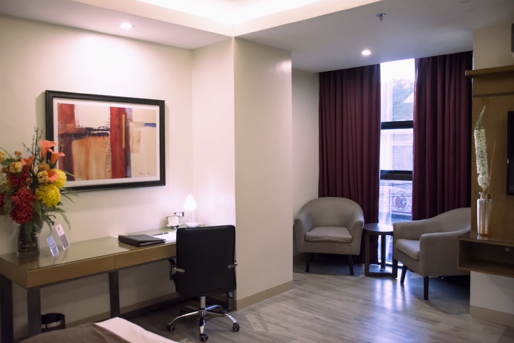 Ironwood Hotel 40/52