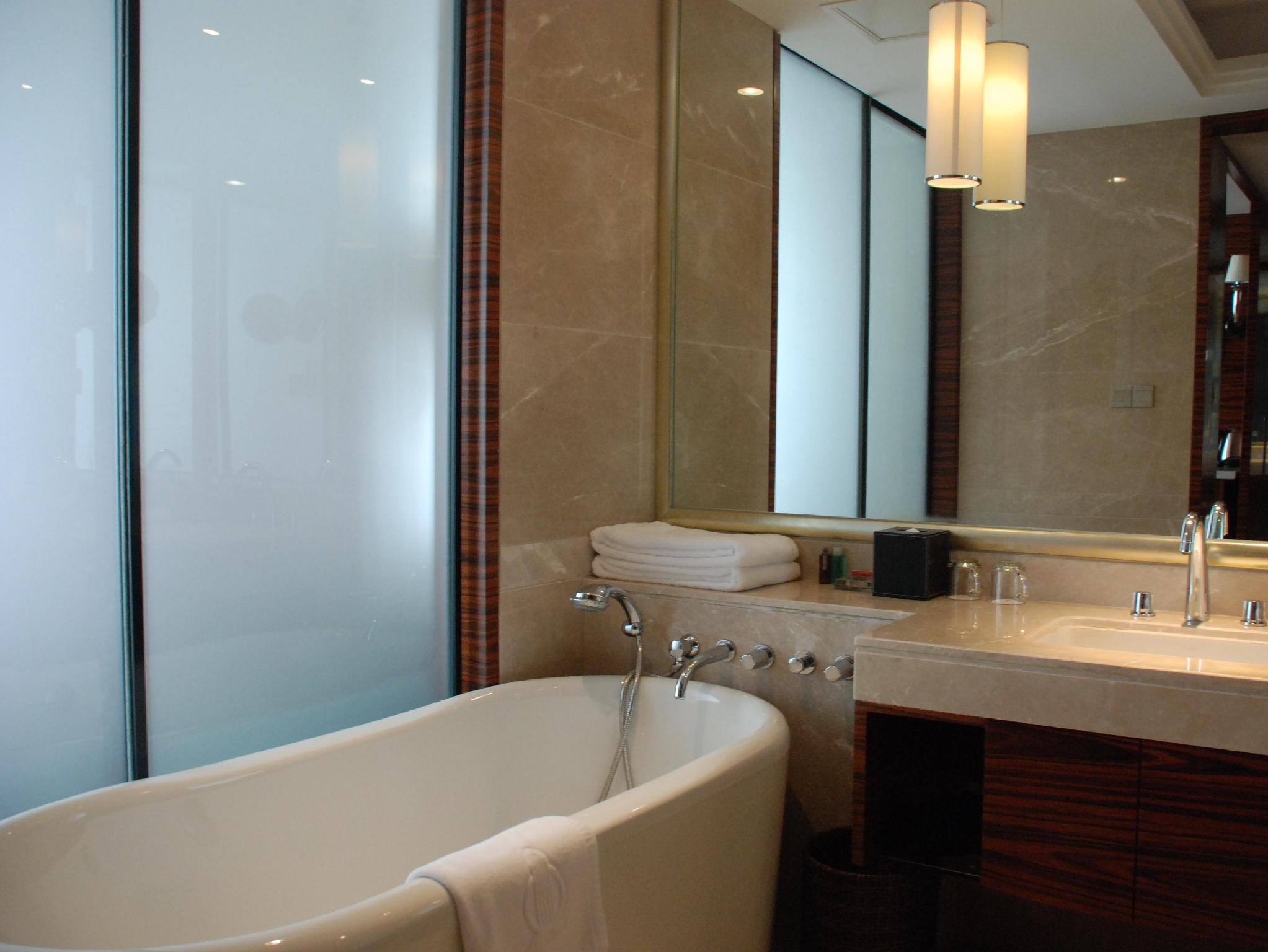 Zhangjiagang Guomao Hotel 38/42