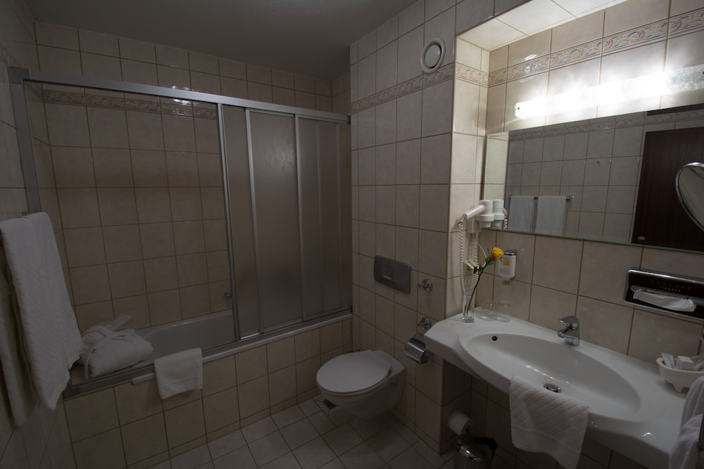 Sachsenwald Hotel Reinbek 44/48