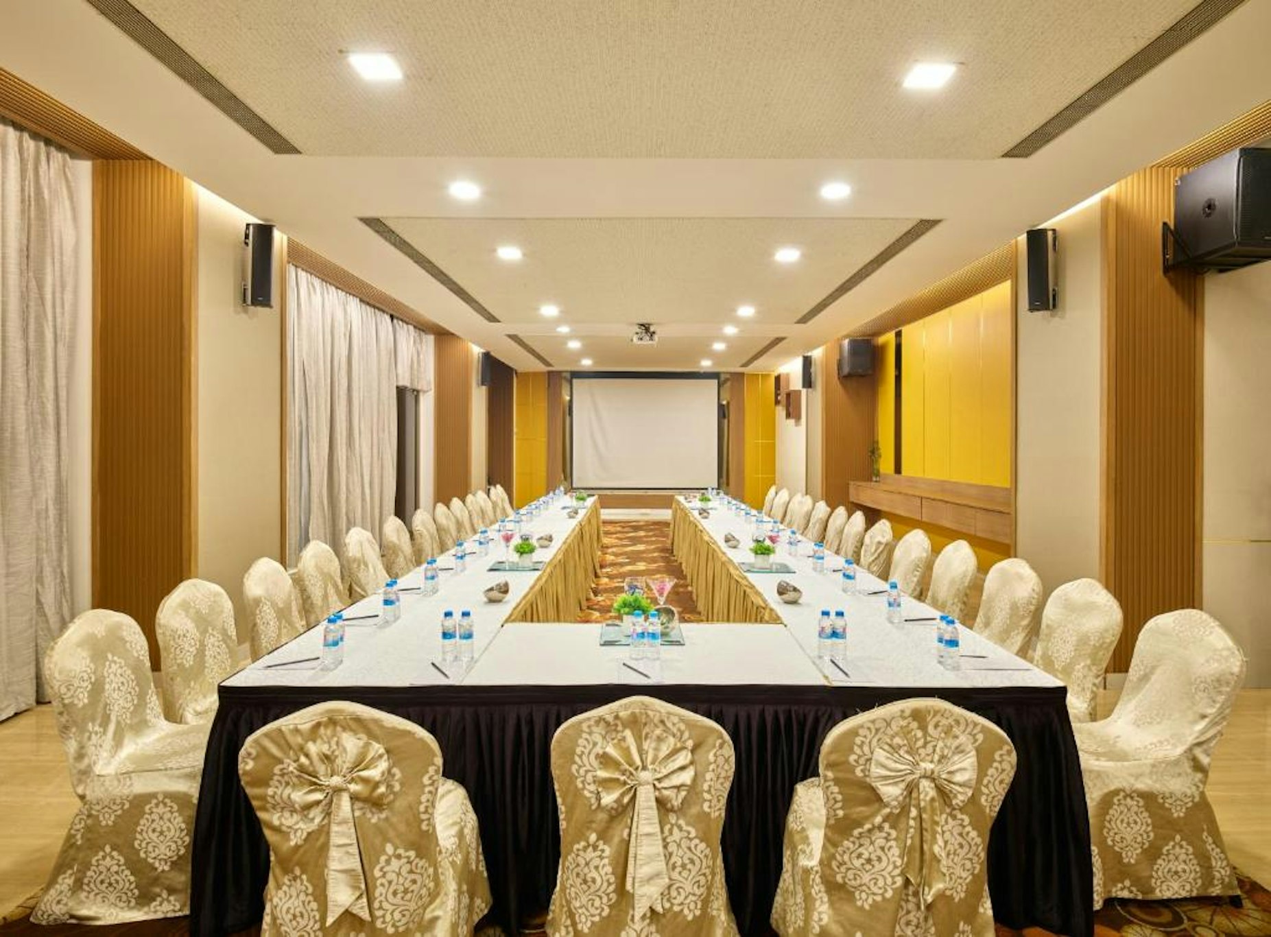 Sayaji Hotel 48/52