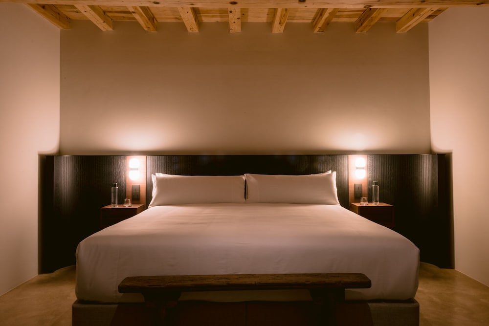 Junior, King Bed, Casa Maca 7/10