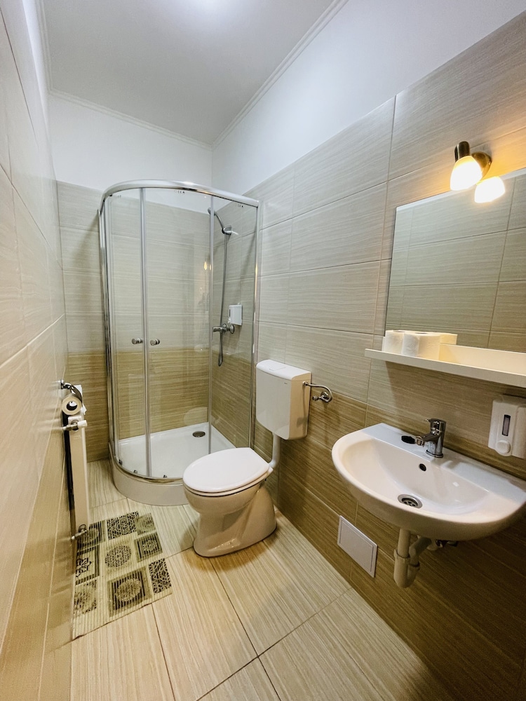 Easy Star Hotel 48/51