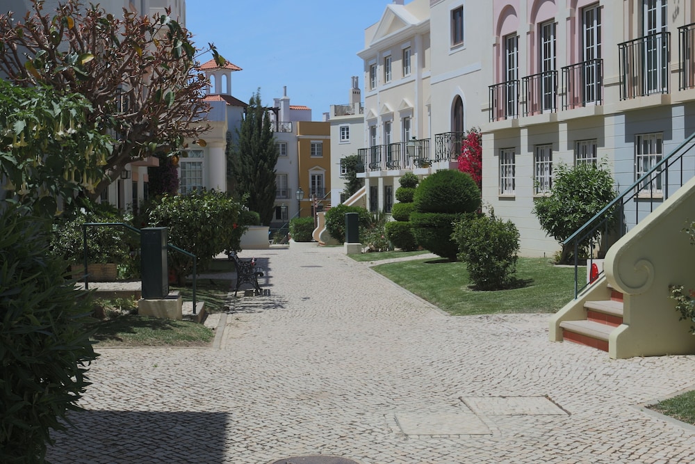 APARTAMENTOS THE OLD VILLAGE BY VILLAGE 4U 66/75