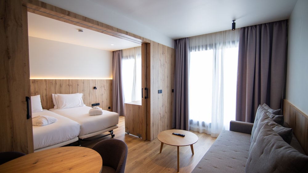 Sky, Madrid, Premium, Twin Beds, Sofa