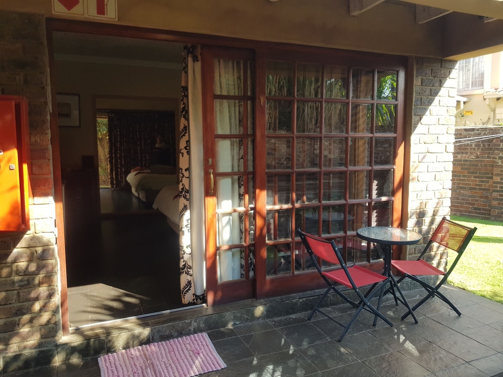 La Picasso Guesthouse 6/19