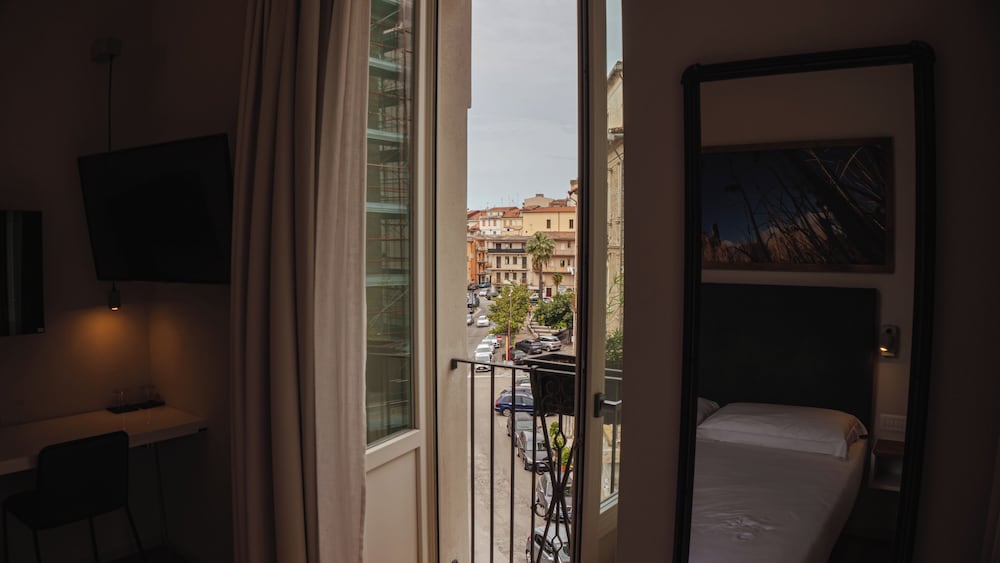 Albergo Centrale 48/54
