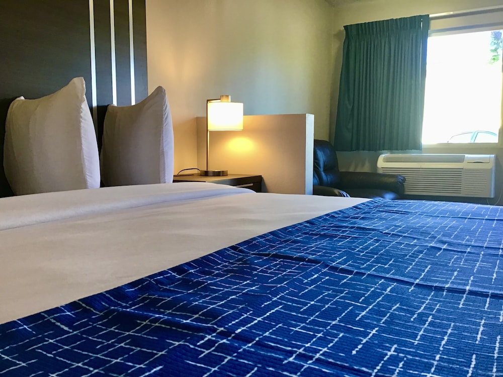 Travelodge Inn & Suites by Wyndham Missoula University Park 12/28