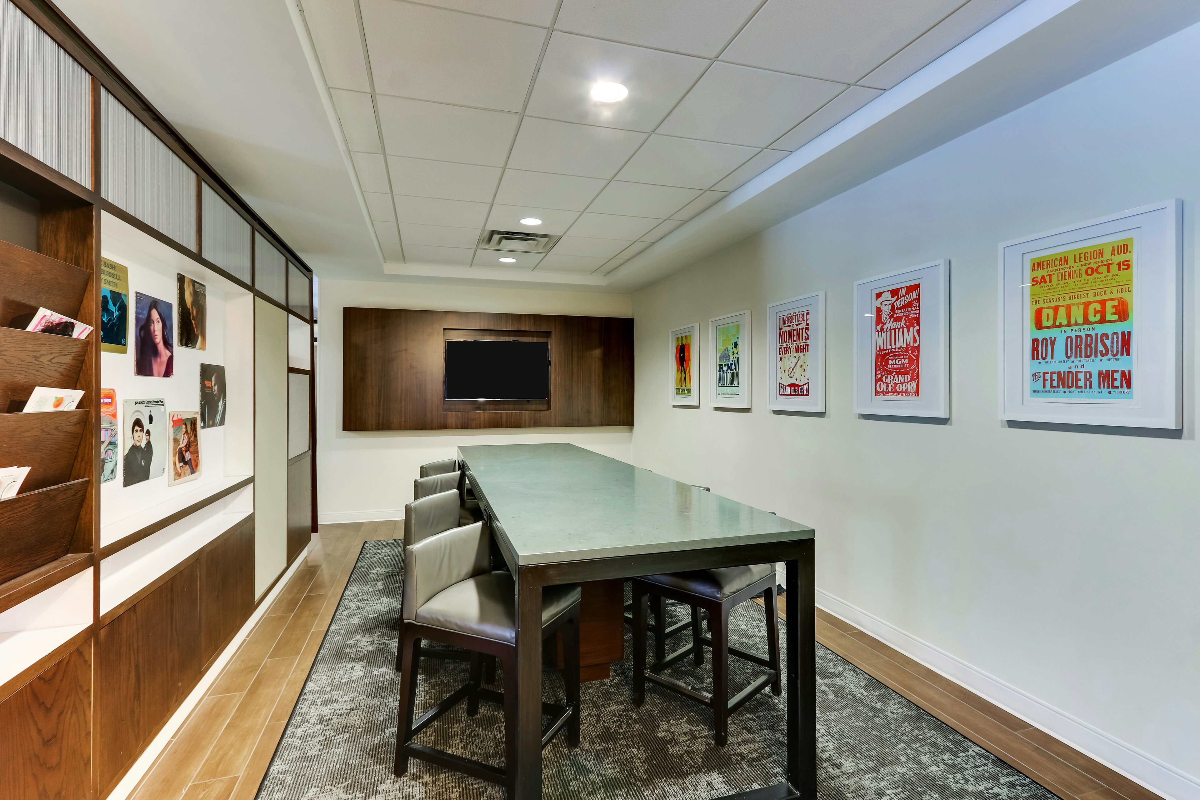 HOLIDAY INN FRANKLIN - COOL SPRINGS 55/64
