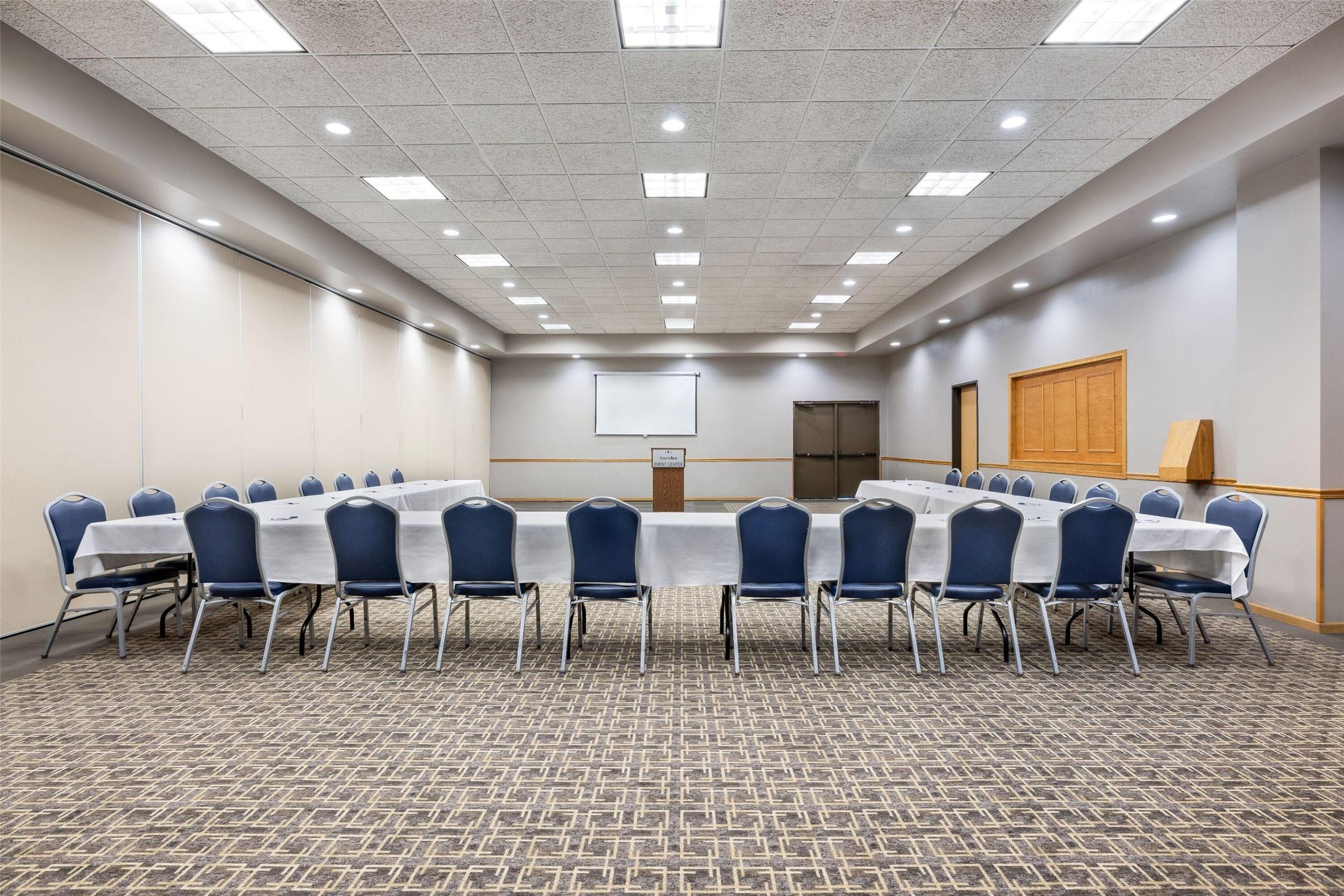 AmericInn by Wyndham Aberdeen Event Center 48/61