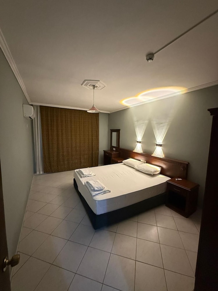 Rose Garden Aparthotel 25/71